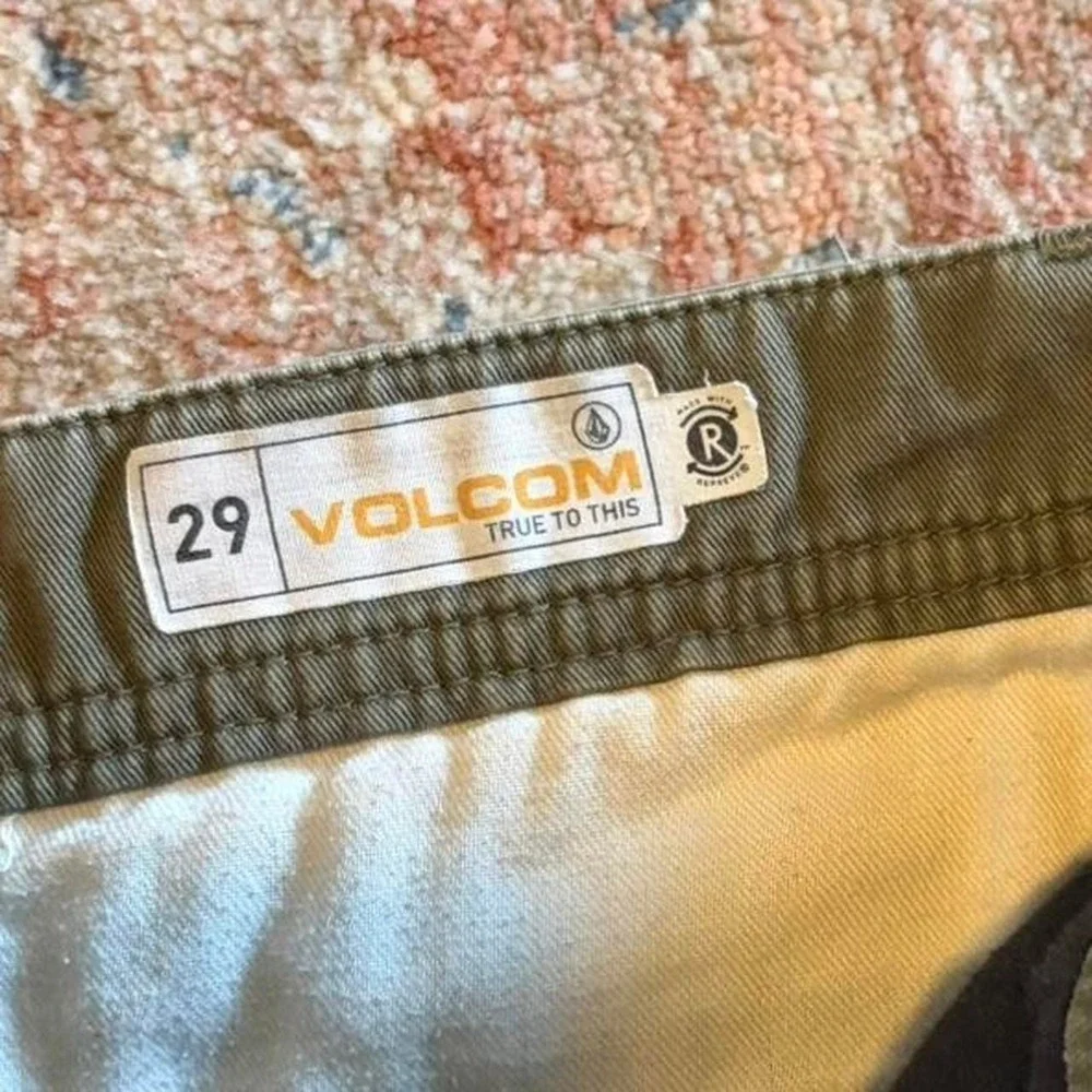 Volcom‎ cargo shorts Size 29 green cargo baggy skater summer